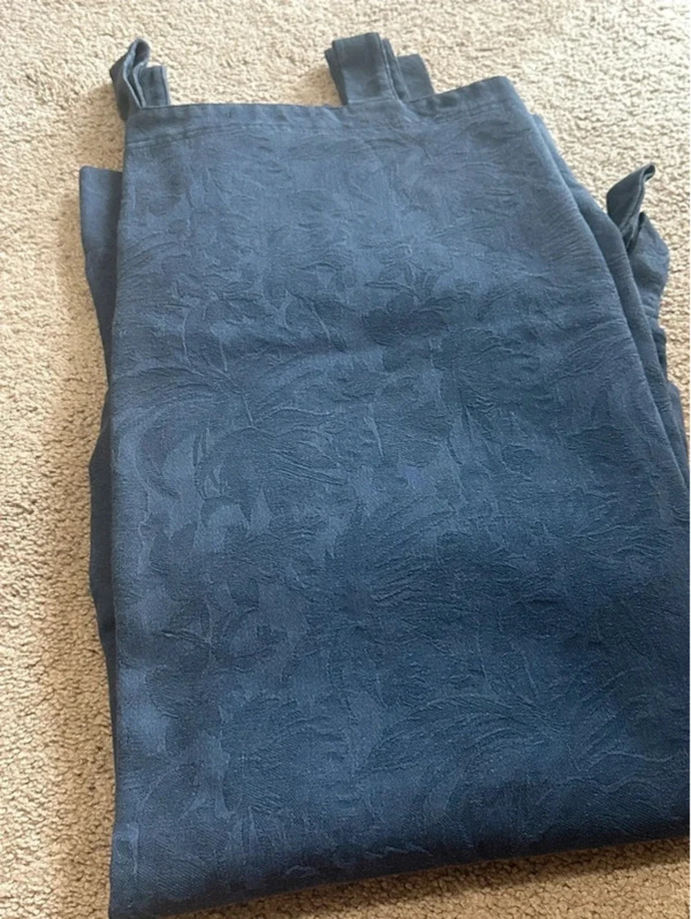 Tabbed room darkening drapes